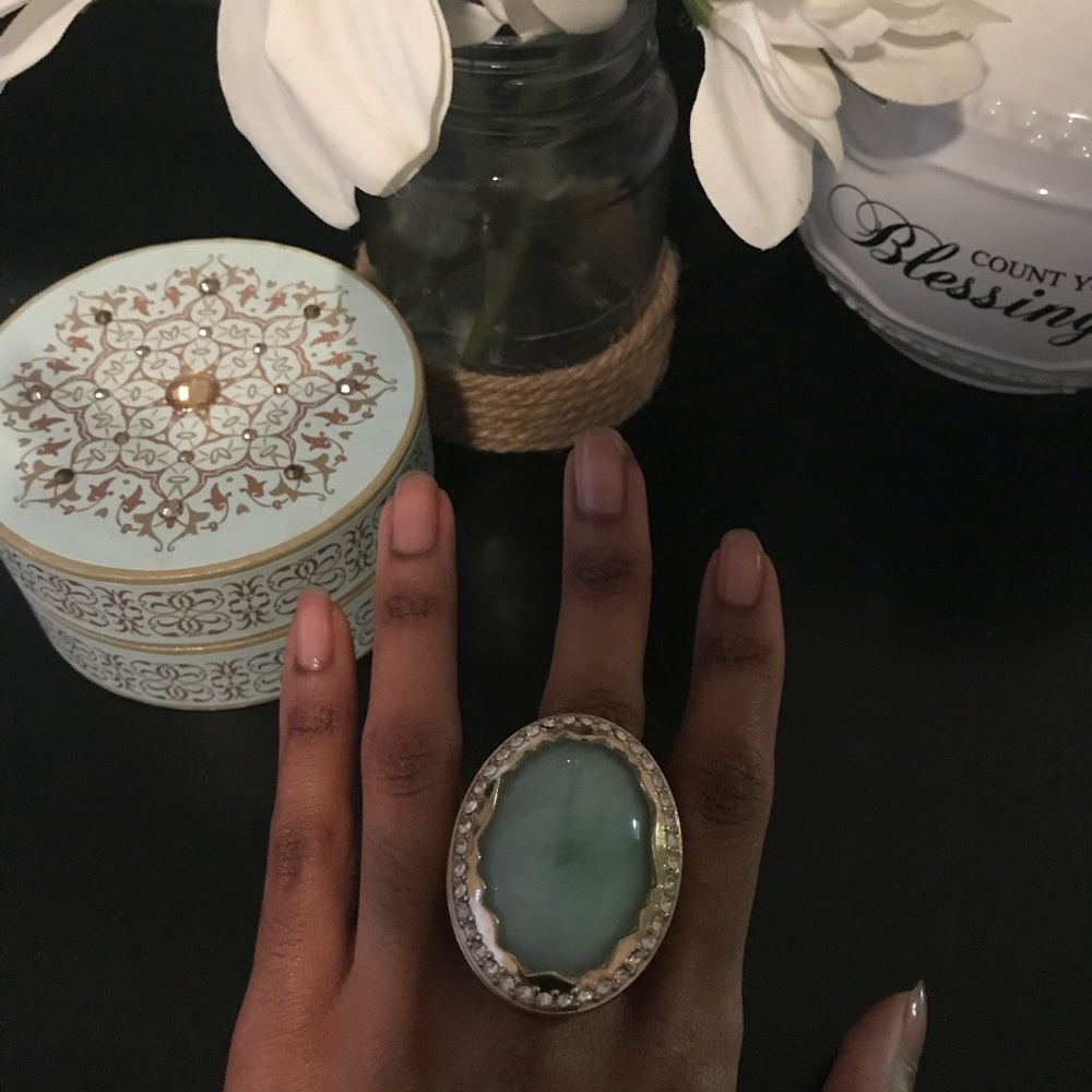 Dainty gold ring! - Picture 5 of 7